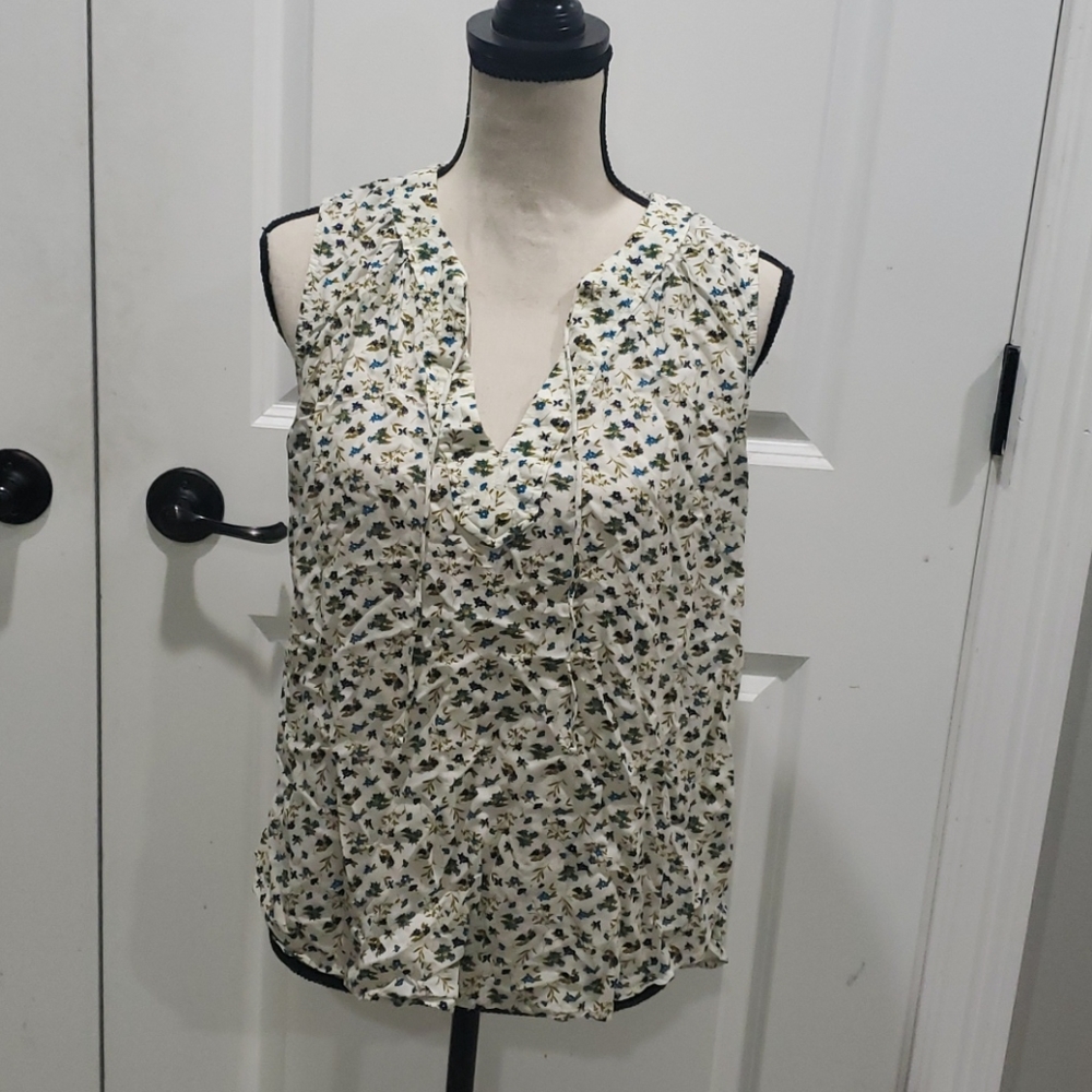 Lightweight floral top